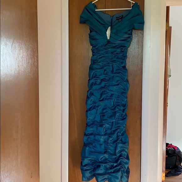Teal Off Shoulder Gown Size 2 Fully Lined - Picture 4 of 5